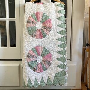 Vintage Dresden Plate Quilt